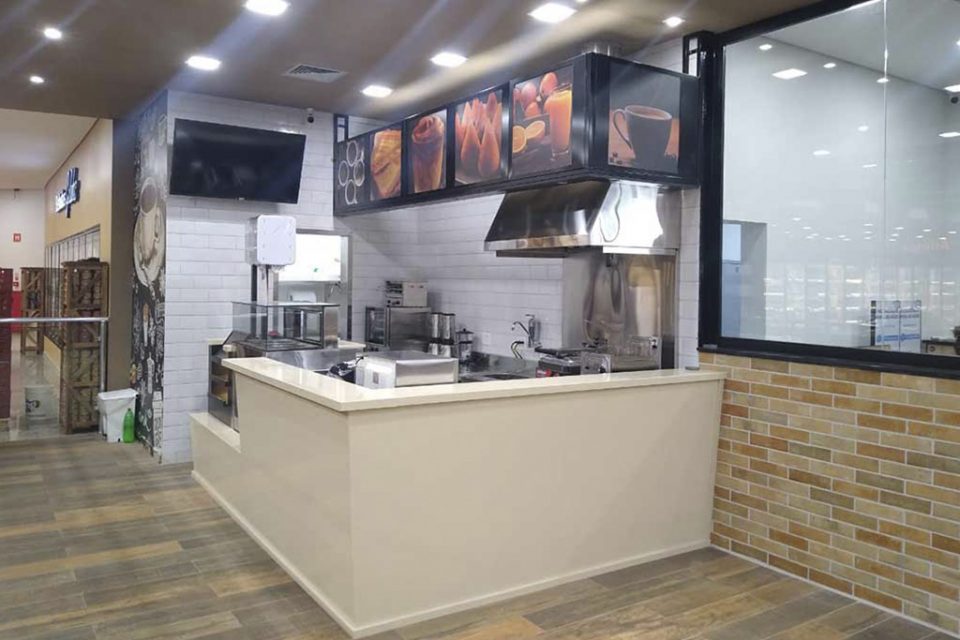 Instalação e montagem cafeteria Supermercado Jauserve Loja 37 Barra Bonita SP Maqfrio